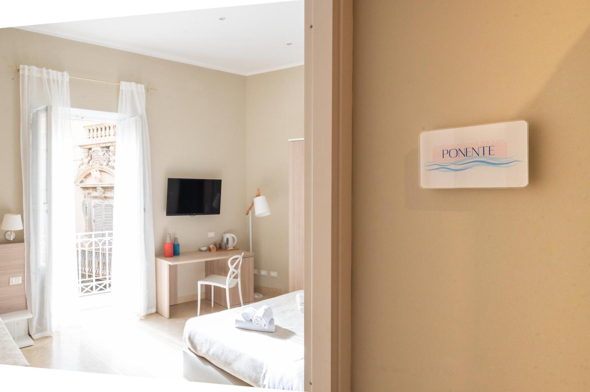 Le Mura - Charme Rooms Трапані Номер фото